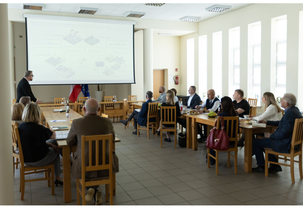 Sala konferencyjna, spotkanie w Urzędzie Gminy Mniszków